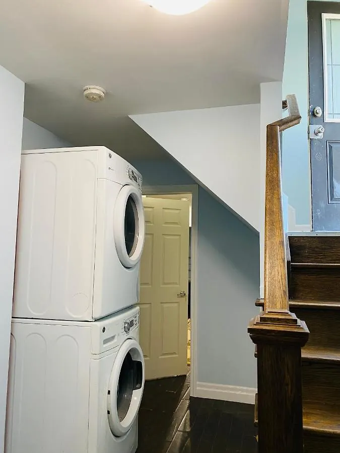 Lovely 3 Bedrooms Apartment Space Share Toronto