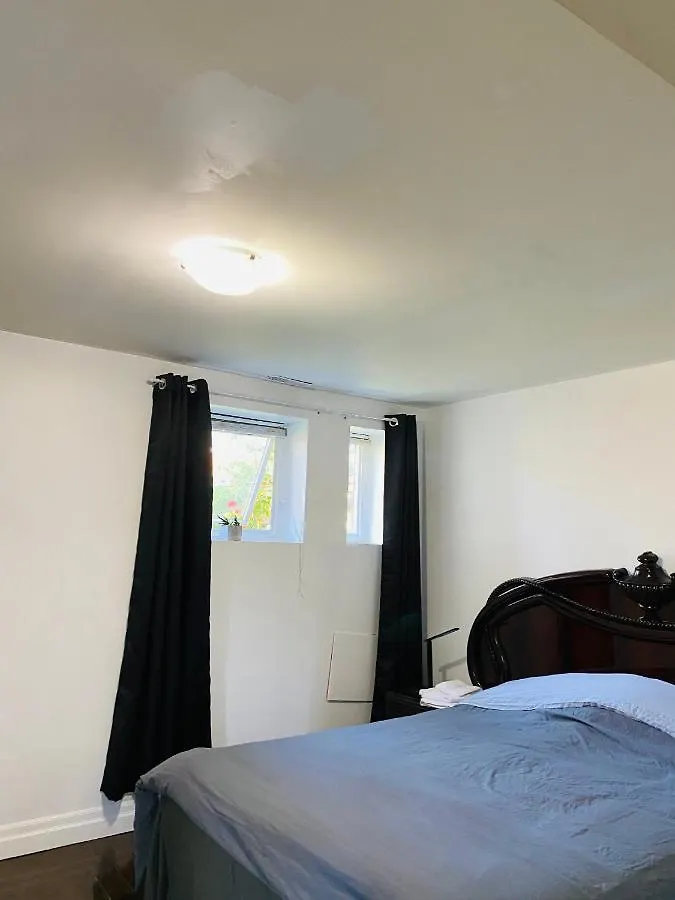 Lovely 3 Bedrooms Apartment Space Share Toronto 0*,  Canada