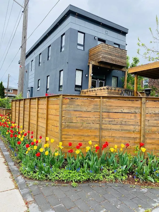 Lovely 3 Bedrooms Apartment Space Share Toronto