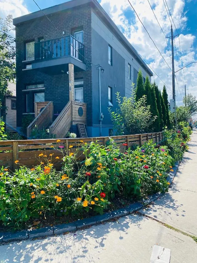 Lovely 3 Bedrooms Apartment Space Share Toronto